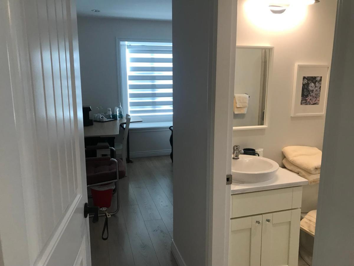 Holland Villa Vancouver ニューウエストミンスター エクステリア 写真