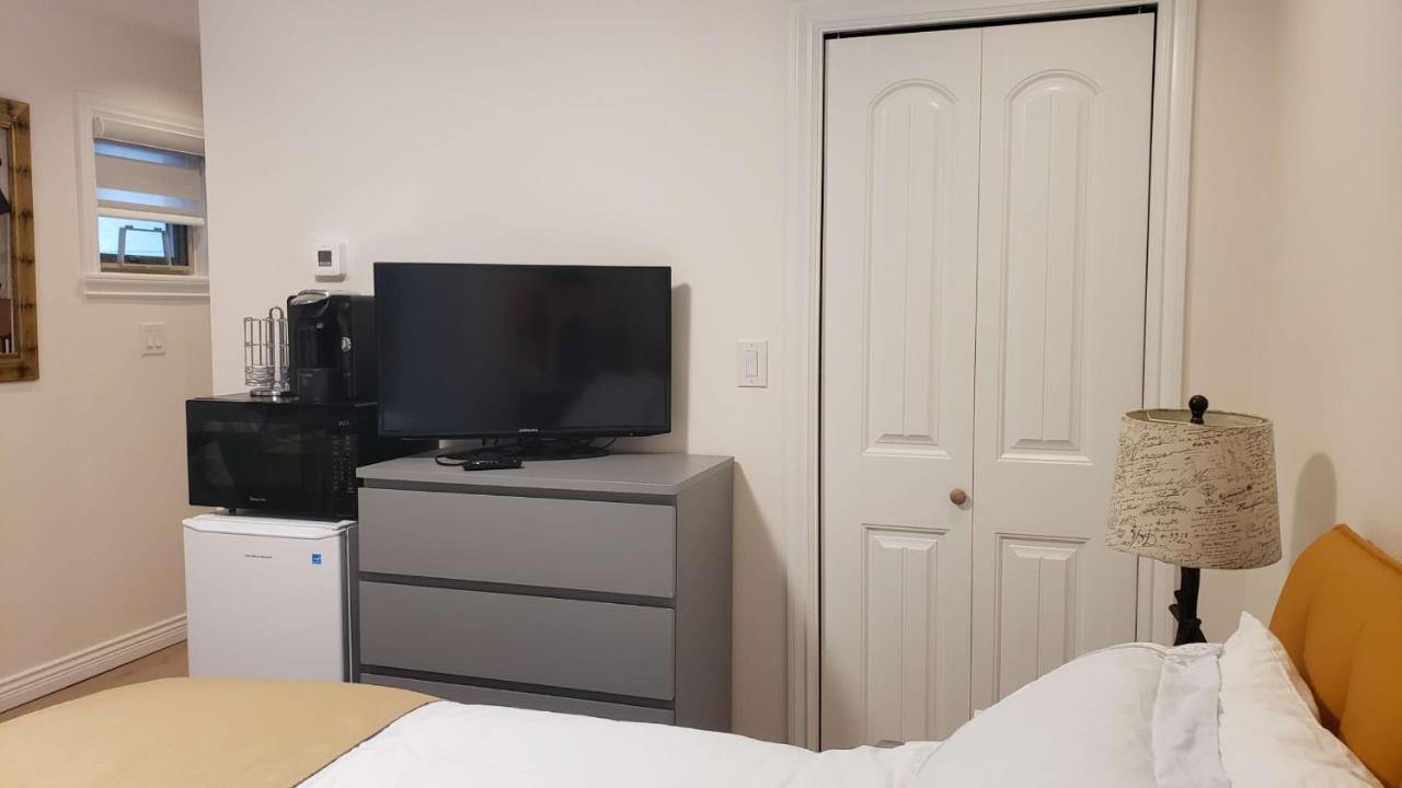Holland Villa Vancouver ニューウエストミンスター エクステリア 写真