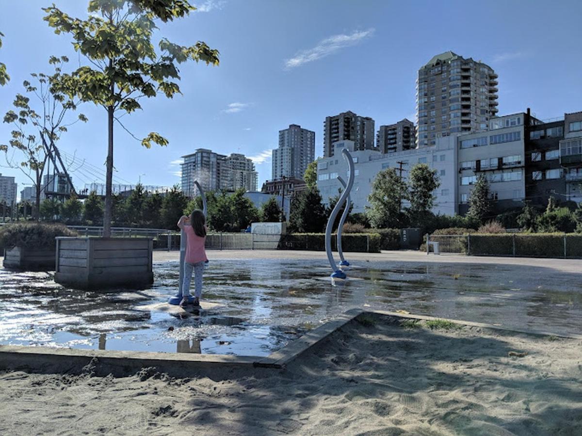 Holland Villa Vancouver ニューウエストミンスター エクステリア 写真